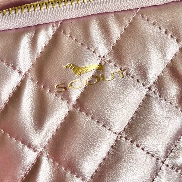 SCOUT “The Micromanager” Quilted Crossbody bag NWOT - Picture 2 of 5